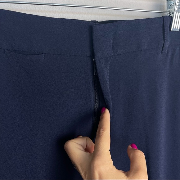 Vince. navy blue rolled hem pants 82% triacetate 18% polyester dress pants sz 4 - Picture 4 of 13